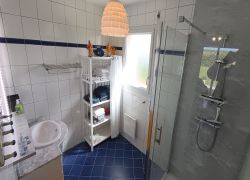 17 Ferienhaus 20    Badezimmer EG